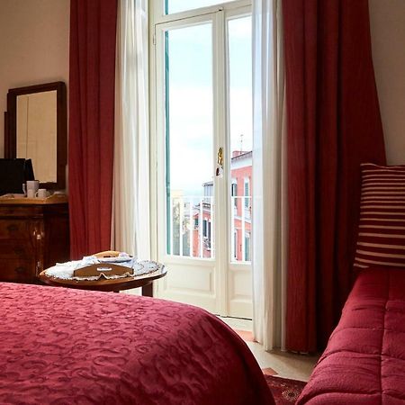 Suite Klimt P.zza Amedeo Neapel Exterior foto