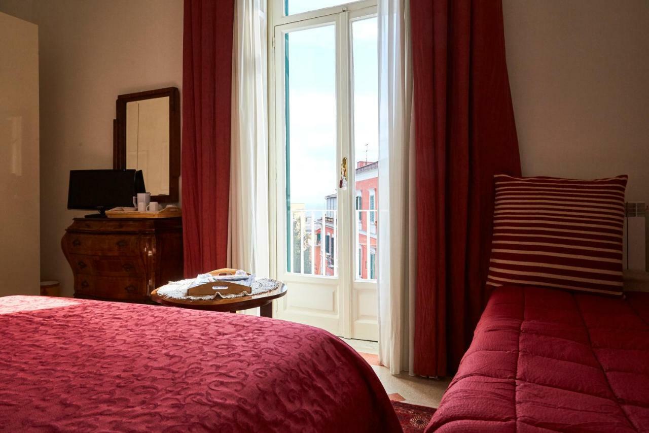 Suite Klimt P.zza Amedeo Neapel Exterior foto