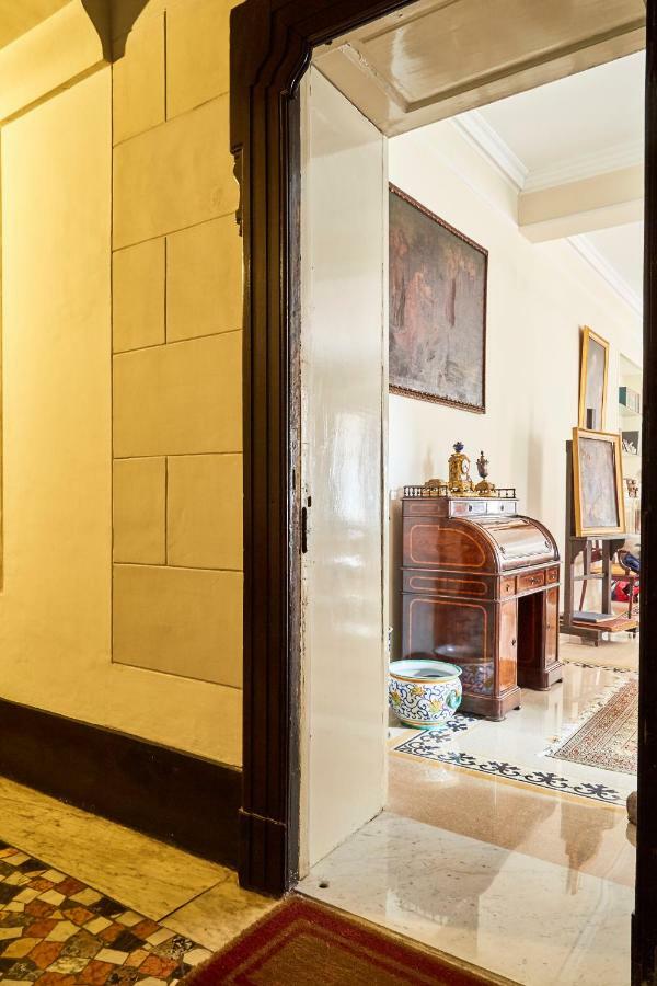 Suite Klimt P.zza Amedeo Neapel Exterior foto
