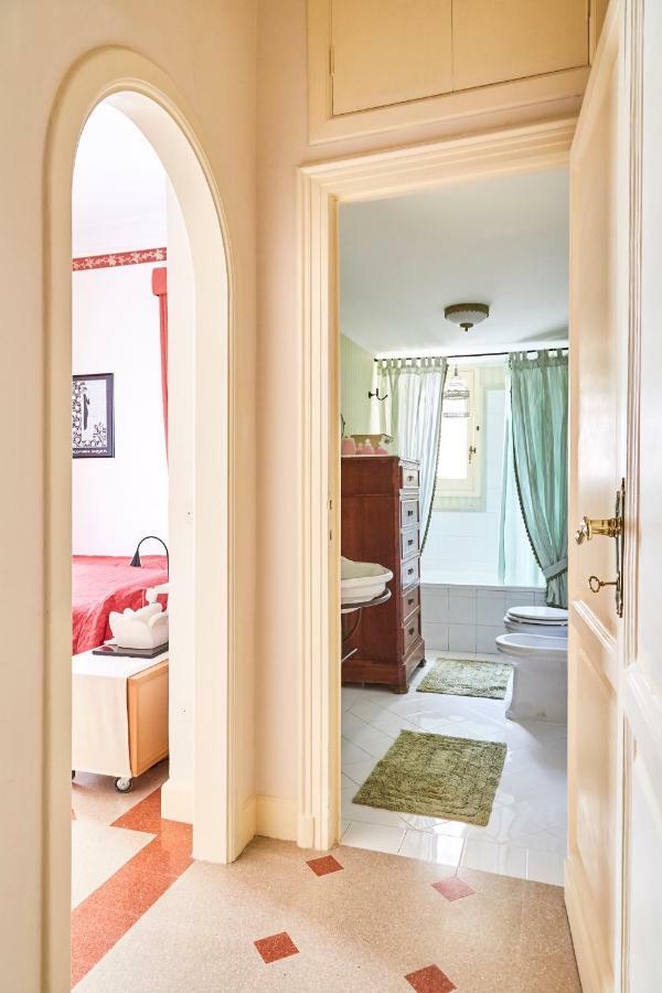 Suite Klimt P.zza Amedeo Neapel Exterior foto