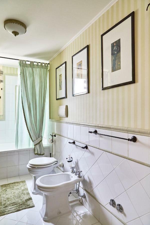 Suite Klimt P.zza Amedeo Neapel Exterior foto